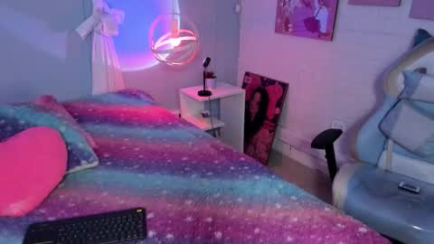 Snapshot of hannahpage chatting on 11/04/25, 12:04 Hannah online show from 11/04/25, 12:04