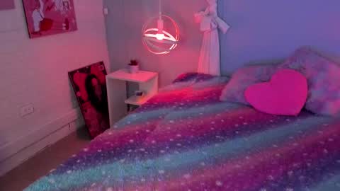 Snapshot of hannahpage chatting on 11/05/25, 11:43 Hannah online show from 11/05/25, 11:43