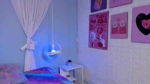 Snapshot of hannahpage chatting on 11/10/25, 12:04 Hannah online show from 11/10/25, 12:04