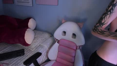 Hannah online show from 05/24/26, 04:23