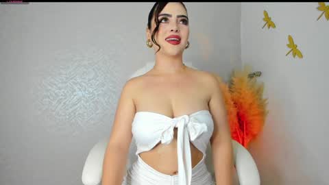 Camila online show from 01/01/25, 01:58