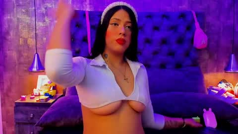 Snapshot of hannahvianey chatting on 09/26/25, 02:54 Hannah online show from 09/26/25, 02:54