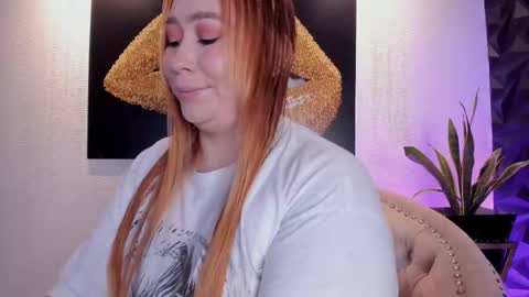 Snapshot of hannamartinn_ chatting on 10/27/25, 04:00 hannamartinn_ online show from 10/27/25, 04:00