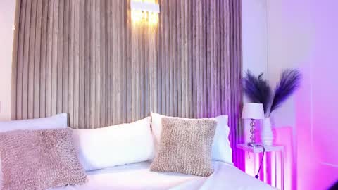 HannaPaola online show from 06/18/26, 10:36