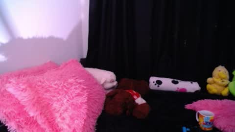hannaqueen23 online show from 11/26/25, 05:52