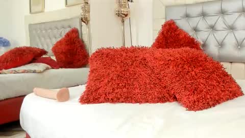 Snapshot of hannarose1208 chatting on 10/30/25, 01:45 Hanna online show from 10/30/25, 01:45