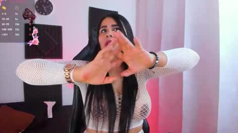 Hanna  online show from 10/28/25, 10:12