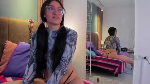 hannawen_ online show from 07/10/26, 04:17