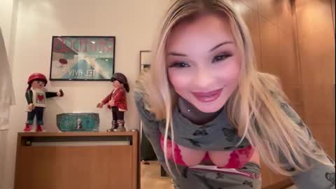 Snapshot of hannaxlovex chatting on 10/14/25, 03:02 FREE LIMITED online show from 10/14/25, 03:02