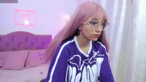 Snapshot of hanni_tay chatting on 11/27/25, 12:07 HANNI online show from 11/27/25, 12:07