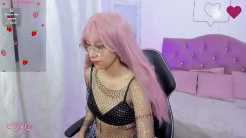 Snapshot of hanni_tay chatting on 11/30/25, 11:58 HANNI online show from 11/30/25, 11:58