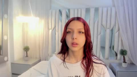 Hanni  online show from 02/16/25, 11:16