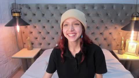 Hanni  online show from 02/28/25, 02:20
