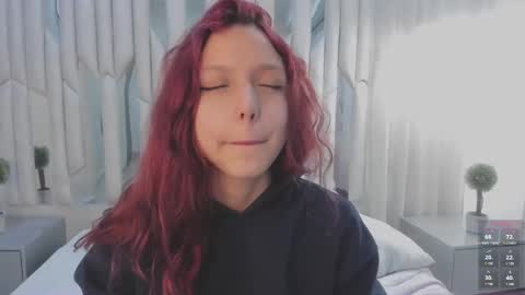 Hanni  online show from 03/06/25, 05:22