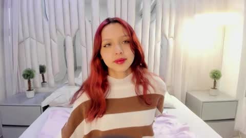 Hanni  online show from 03/12/25, 11:20