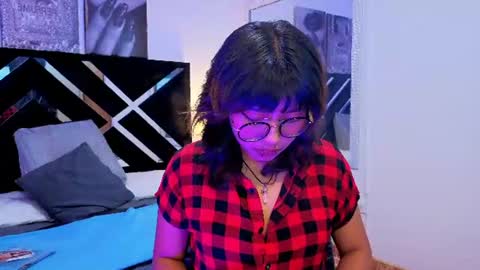hannita_01 online show from 06/25/26, 12:09