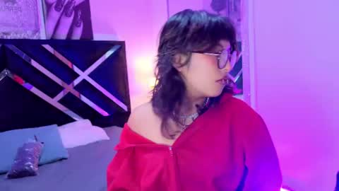 hannita_01 online show from 07/09/26, 11:58