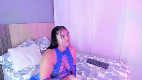 Snapshot of hannnasmith chatting on 09/22/25, 03:08 Hanna online show from 09/22/25, 03:08