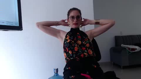 Snapshot of hanny_333 chatting on 12/19/24, 05:50 hanny_333 online show from 12/19/24, 05:50