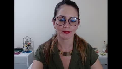 Snapshot of hanny_333 chatting on 01/27/25, 09:34 hanny_333 online show from 01/27/25, 09:34