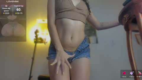 Snapshot of hanny__bunny chatting on 09/17/25, 01:18 HANNY online show from 09/17/25, 01:18