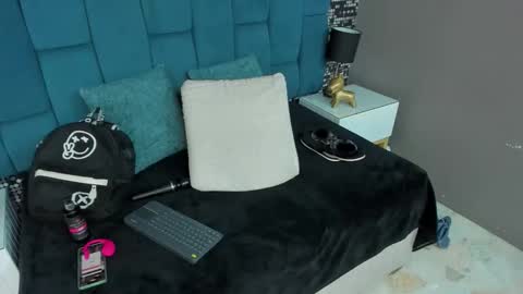 Snapshot of hanny_bliss chatting on 12/16/25, 11:26 Hanny online show from 12/16/25, 11:26