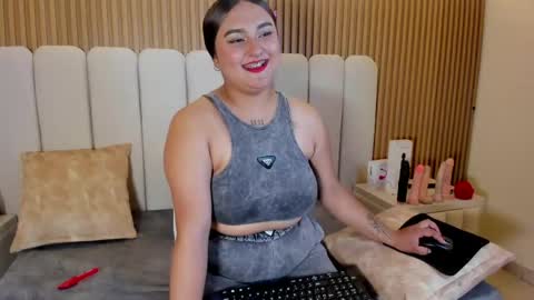 Snapshot of hanny_thomson chatting on 05/23/26, 08:46 Hanny online show from 05/23/26, 08:46
