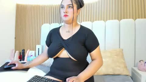 Snapshot of hanny_thomson chatting on 06/02/26, 04:14 Hanny online show from 06/02/26, 04:14