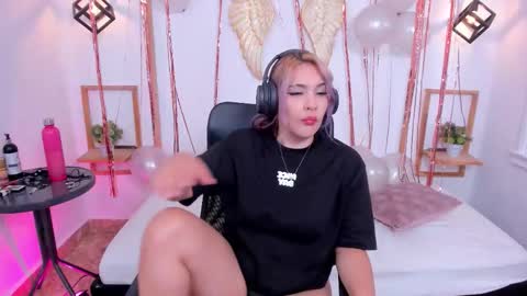 Snapshot of hannybelle__ chatting on 11/04/25, 04:17 Hanny online show from 11/04/25, 04:17