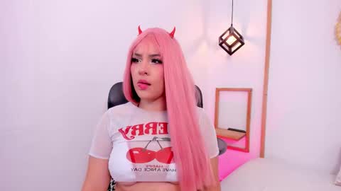 Snapshot of hannybelle__ chatting on 11/24/25, 02:50 Hanny online show from 11/24/25, 02:50