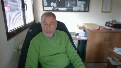 Snapshot of hanscooper chatting on 12/27/24, 02:33 hanscooper online show from 12/27/24, 02:33