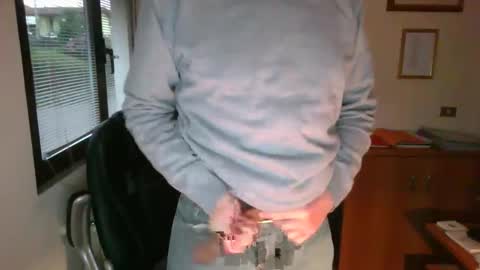 Snapshot of hanscooper chatting on 11/08/25, 03:56 hanscooper online show from 11/08/25, 03:56