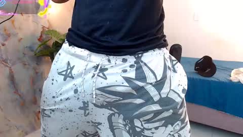 hanz_col online show from 09/15/25, 08:53