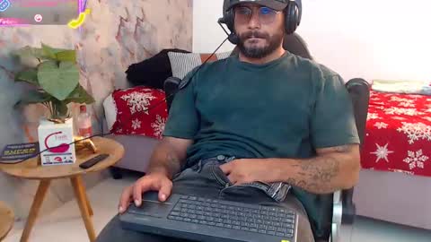 hanz_col online show from 10/09/25, 03:21