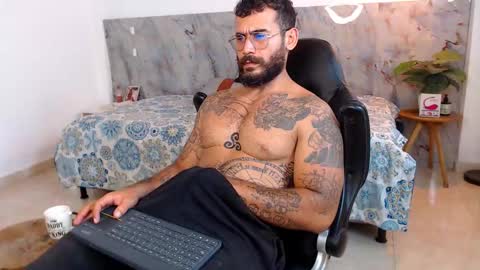 hanz_col online show from 11/16/25, 03:12