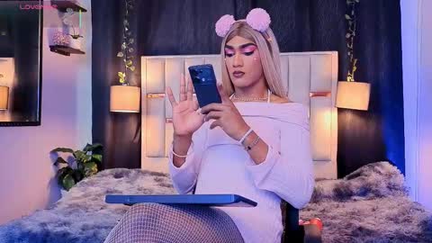 Snapshot of hanzking01 chatting on 09/16/25, 03:40 Hanzking01 online show from 09/16/25, 03:40