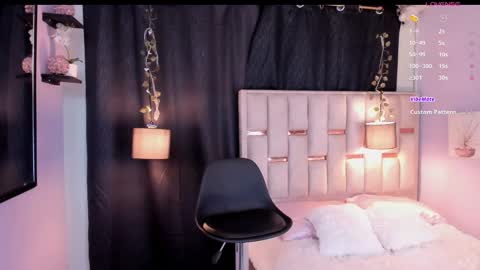 Snapshot of hanzking01 chatting on 11/08/25, 04:45 Hanzking01 online show from 11/08/25, 04:45