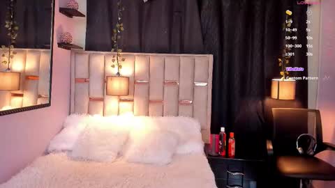 Snapshot of hanzking01 chatting on 11/29/25, 04:15 Hanzking01 online show from 11/29/25, 04:15