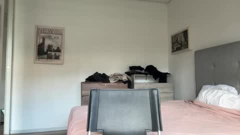 hanzlagerfelt online show from 10/02/25, 07:54