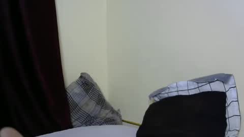 Snapshot of happy_darling chatting on 03/10/25, 08:34 happy online show from 03/10/25, 08:34