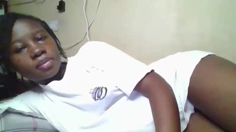 happy_dimple online show from 09/18/25, 11:12