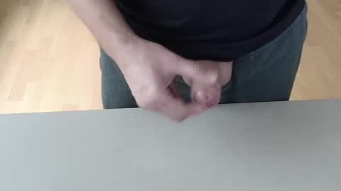 Snapshot of happybugger chatting on 02/16/25, 12:54 Cum for you online show from 02/16/25, 12:54