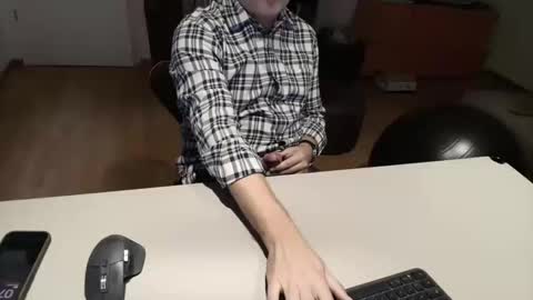 Snapshot of happybugger chatting on 10/08/25, 05:38 Cum for you online show from 10/08/25, 05:38