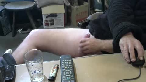 Snapshot of happyfeet987999864 chatting on 05/08/26, 09:47 happyfeet987999864 online show from 05/08/26, 09:47