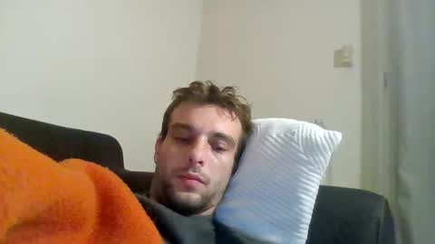Snapshot of happyfunnyboy79 chatting on 05/21/26, 01:01 happyfunnyboy79 online show from 05/21/26, 01:01
