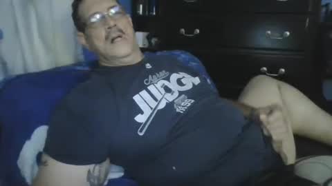 Snapshot of happyhappy4 chatting on 10/08/25, 04:21 happyhappy4 online show from 10/08/25, 04:21