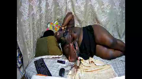 happysonia online show from 11/03/25, 08:54