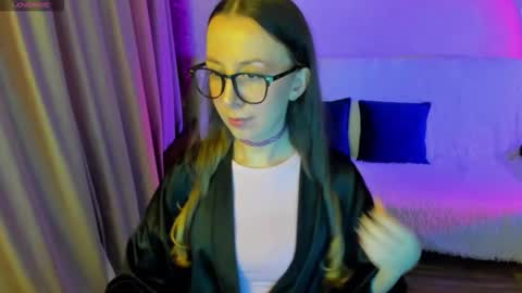 Snapshot of happystephanie chatting on 09/21/25, 03:24 Stephanie online show from 09/21/25, 03:24