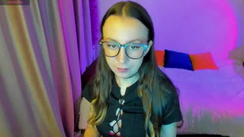 Snapshot of happystephanie chatting on 09/26/25, 04:22 Stephanie online show from 09/26/25, 04:22