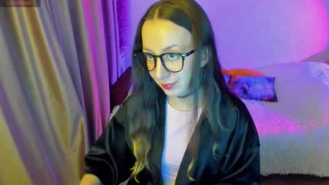 Snapshot of happystephanie chatting on 10/02/25, 04:25 Stephanie online show from 10/02/25, 04:25